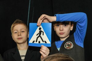 Šilutės rajono moksleiviai atskleidė naują kelio ženklų paskirtį