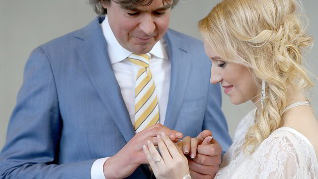 Besilaukianti STT Viešųjų ryšių skyriaus vadovė Renata Saulytė ištekėjo už mylimojo