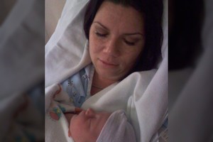 Kaltė visam gyvenimui: dėl žindymo pamišusi mama pražudė savo kūdikį