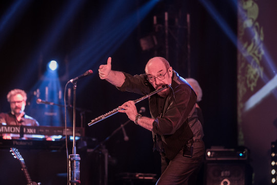 Legendinės grupės „Jethro Tull“ lyderis Vilniuje surengė roko istorija dvelkiantį šou