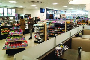 Degalinės vairuotojus jau vilioja net ir virdamos avižų košę