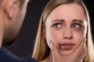 Iškrypėlio aukos išpažintis: „Mylėjau, nes jis – mano trijų vaikų tėvas“