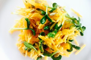 Moliūgų salotos su saulėgrąžomis: kad akys žvilgėtų, o oda spindėtų