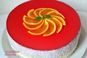 Jogurto ir vaisių tortas – spalvingas ir gaivus lyg pavasaris