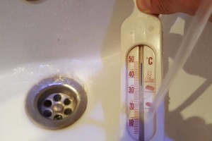 Kaimynai šokiruoti: dėl užteršto karšto vandens sostinėje mirė dar vienas žmogus