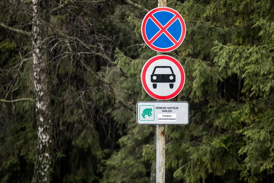 Vairuotojų dėmesiui – įsigaliojo nauji kelio ženklai