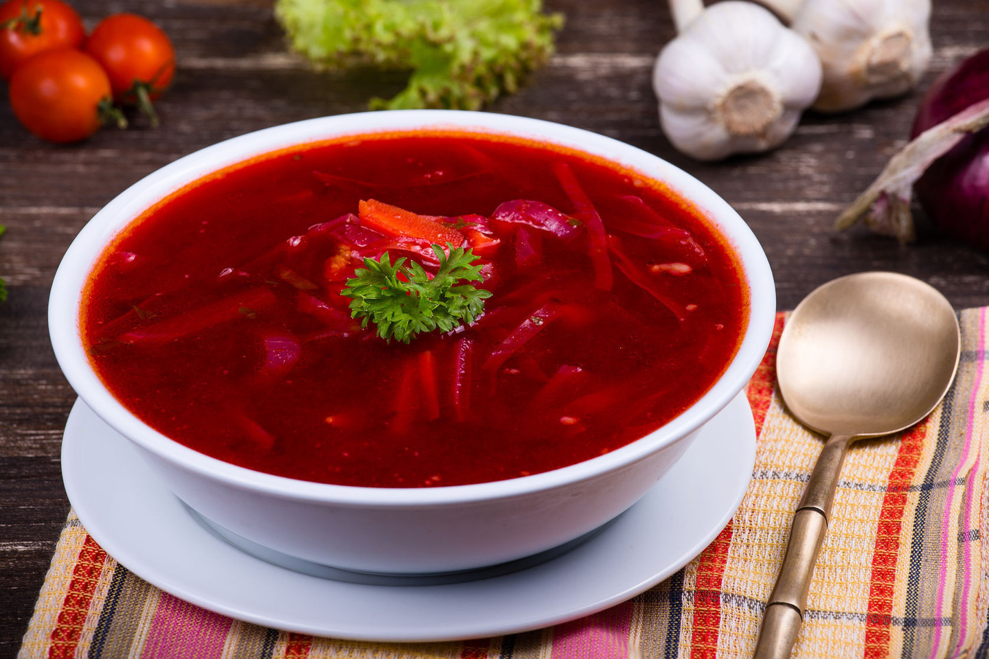 Barščiai – daugelio mėgstama sriuba.<br>123rf nuotr.
