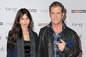 Melas Gibsonas buvusią mylimąją paliko be stogo virš galvos