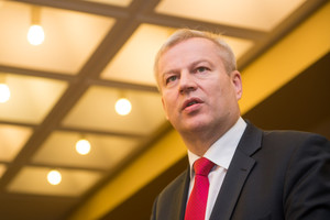 „Valstiečiai“ ir socialdemokratai siūlo apkaltą Mindaugui Basčiui