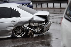 Draudimo kompanijos nežada nieko gero – vairuotojams teks veržtis diržus