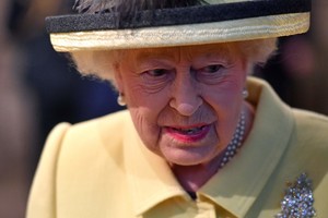 Karalienė Elizabeth II pasirašė „Brexit“ įstatymo projektą
