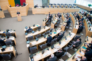 Mokyklų vadovų atrankoje norima uždrausti dalyvauti politikams