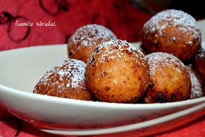 Prikepiau bananinių spurgų – pačiai beveik neliko