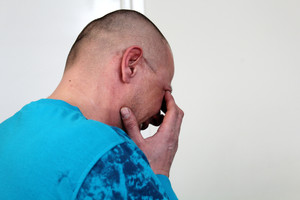 Pribloškė ne tik diagnozė, bet ir bendruomenės reakcija: „Visi pirštais bado ir kaltina“