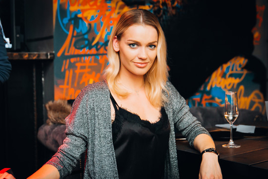 Dainininkė Viktorija Sutkutė pasidavė naktinėms linksmybėms