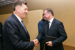 „Valstiečiai“ ir socialdemokratai pasibarė ir nurimo: dirbs kartu toliau