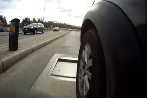 Kovai su kelių chuliganais – išmanieji greičio kalneliai