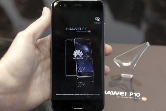 Pradedami išankstiniai „Huawei P10“ užsakymai