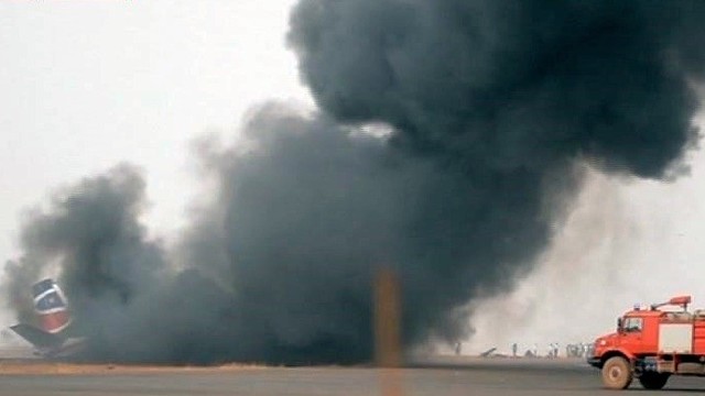 Pietų Sudane iš degančio lėktuvo išsigelbėjo visi jame buvę keleiviai