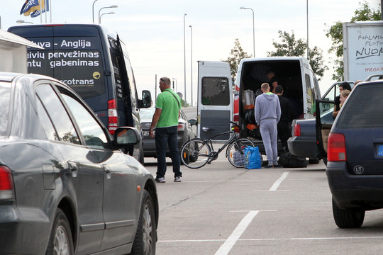 Ketvirtoji emigracijos banga. Kas vis dar verčia bėgti iš Lietuvos?