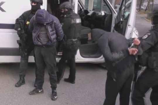 Širvintų grupuotė areštuota: 3 vaikinai grobė kurjerius ir plėšė žmones