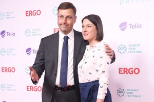 Iškilmingas renginys įtraukė ir Gintarą Steponavičių su 16 metų jaunesne sužadėtine