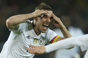 Anglai prieš Lietuvą bus įširdę – atsisveikindamas juos pažemino vokietis Lukas Podolskis