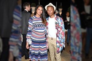 Paslaptingą garsenybių šeimą papildė trynukai