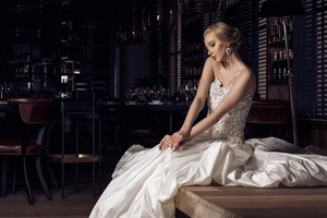 Nuotakų svajonių suknelių mūzą įkūnijo Karolina Toleikytė