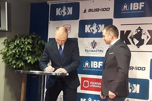 Graplingo ir bušido federacijos sukirto rankomis dėl bendradarbiavimo