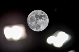 Amerikiečiai planavo Mėnulyje susprogdinti atominę bombą