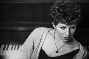 Du intymius koncertus vilniečiams surengsianti Alina Orlova: „Renkuosi vietas, kur noriu groti“