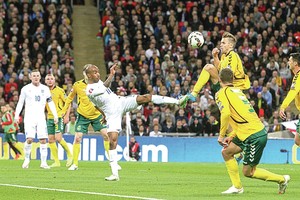 Į lietuvių bėdas nesigilinantys anglai jau skaičiuoja būsimus įvarčius