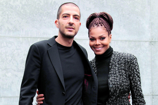 Moteris renka įrodymus, kad ji yra slapta dainininkės Janet Jackson duktė