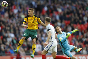Garbingai pasirodę Lietuvos futbolininkai nusileido Anglijai