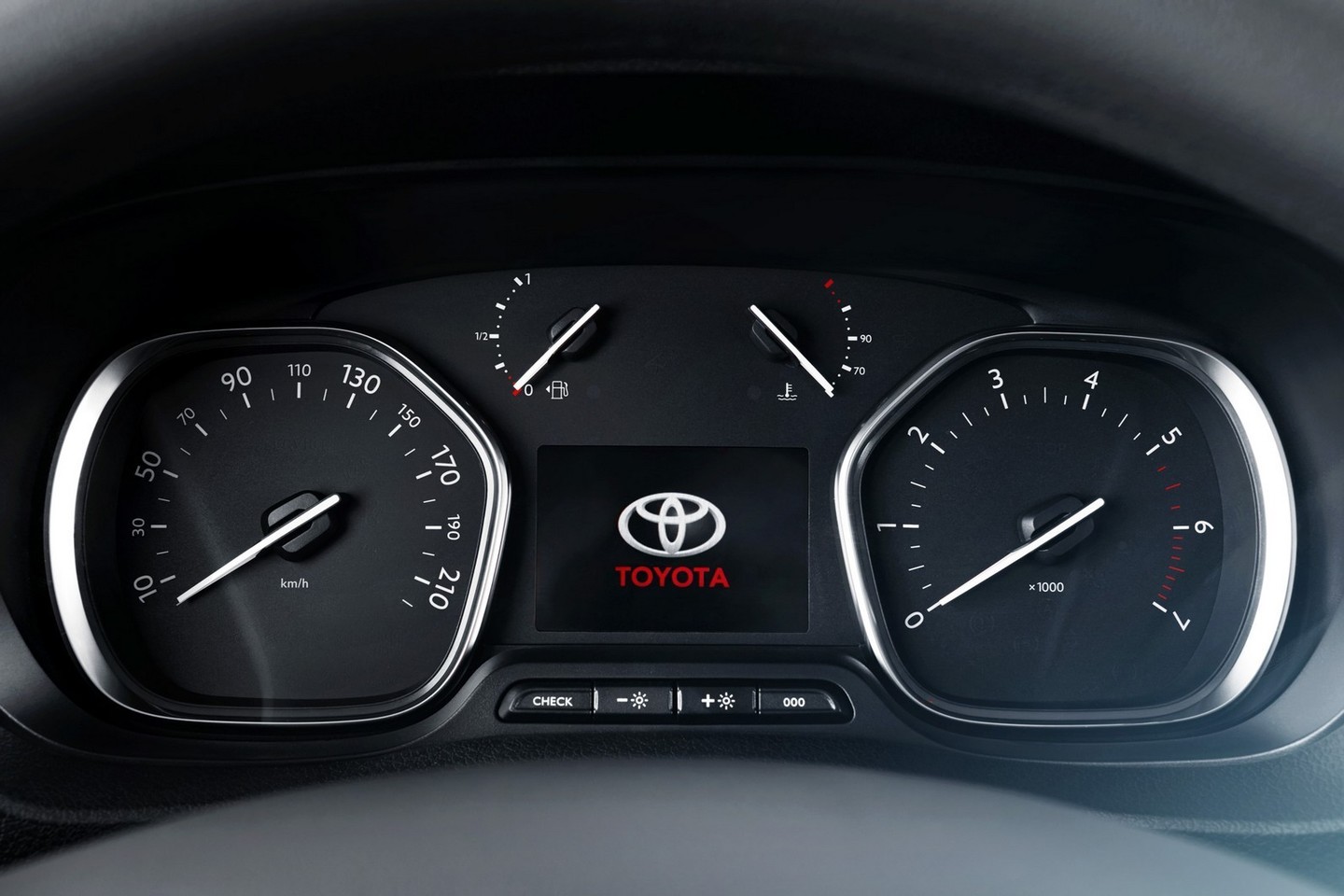 „Toyota Proace Verso“ yra pavyzdingai praktiškas ir patogus keleivinis automobilis.<br>Gamintojo nuotr.