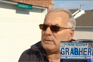 Vyras šokiruotas: atėmė „nepadorų“ vardinį numerį, nors ten – tik jo pavardė