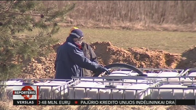 Vilniuje galimai teršalus į tvenkinį išpylusi įmonė su kaltinimais nesutinka