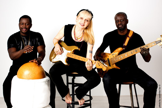 Į Vilnių atvykstanti Leni Stern: „Moteris su elektrine gitara? Taip, tai buvo gana netipiška“