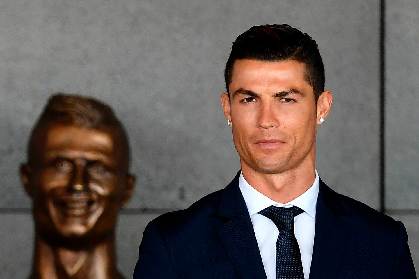 C.Ronaldo biustas sulaukė internautų pajuokos<br>AFP/Scanpix nuotr.