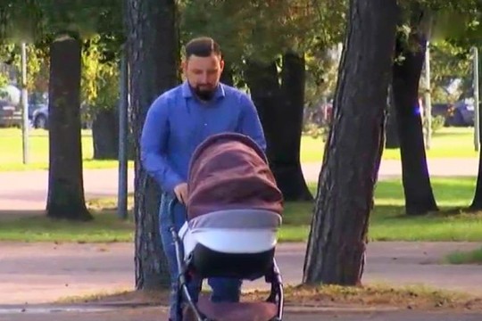 Buvusio kario pergalė prieš špygą parodžiusią valstybę: „Sodra“ privalo išmokėti tėvystės išmoką