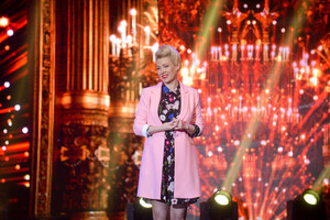 „Auksiniuose svogūnuose“ besilaukianti Džiugo Siaurusaičio žmona Lina Rastokaitė tiesiog spindėjo