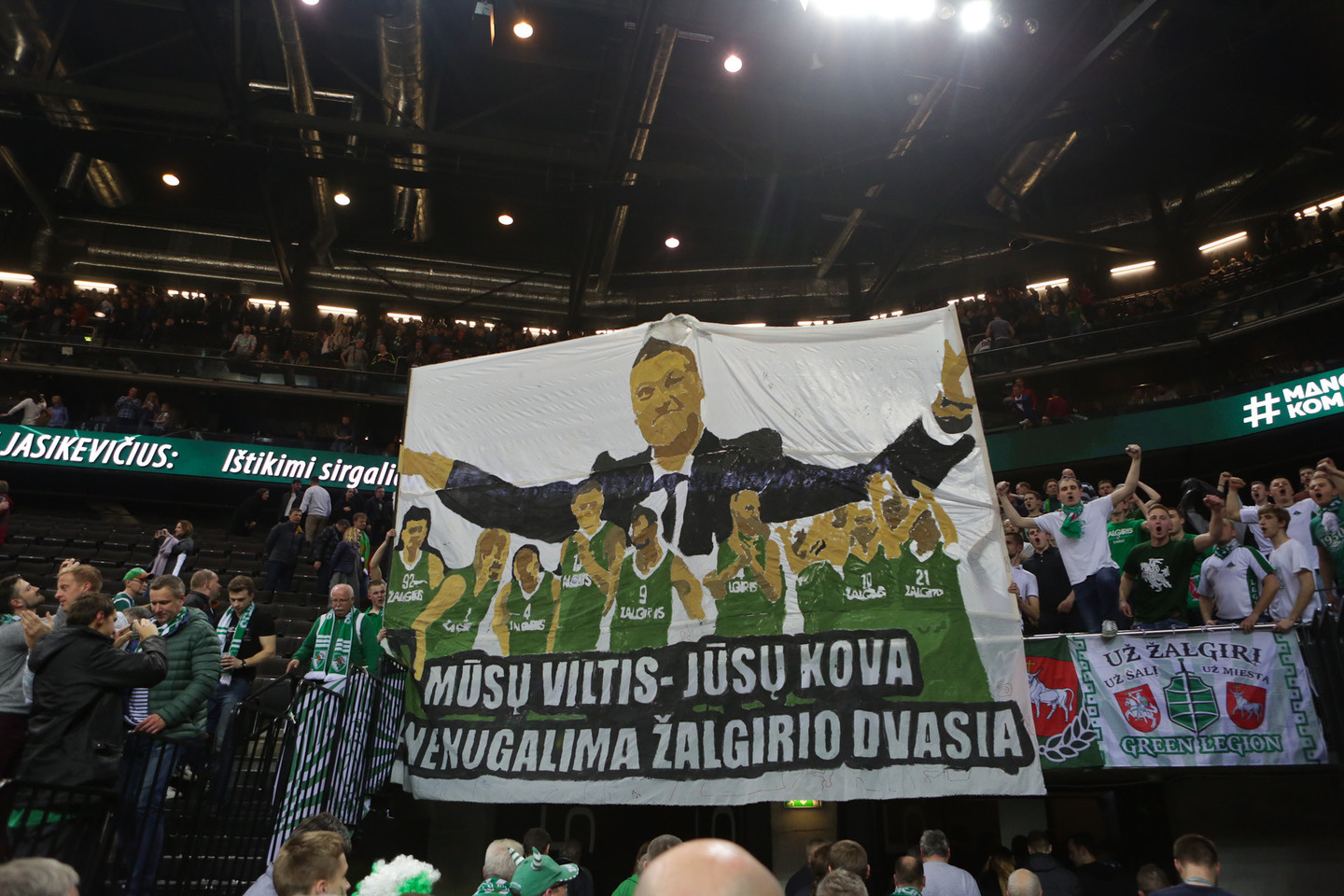 Savų aistruolių palaikomas „Žalgiris“ laimėjo mažiau rungtynių nei išvykose.