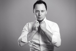 Balandžio 1 – ąją gimusį dainininką Mino draugai palepino neįprastomis dovanomis