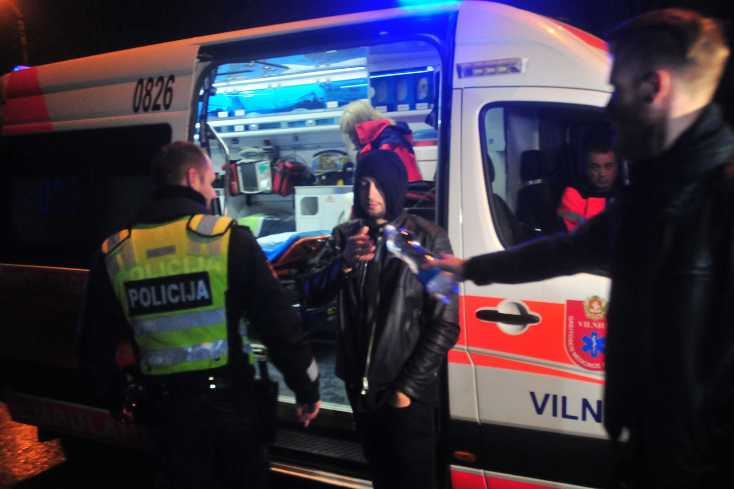 Vienas žmogus nukentėjo naktį iš penktadienio į šeštadienį Vilniuje susidūrus dviem automobiliams.<br>A.Vaitkevičiaus nuotr.