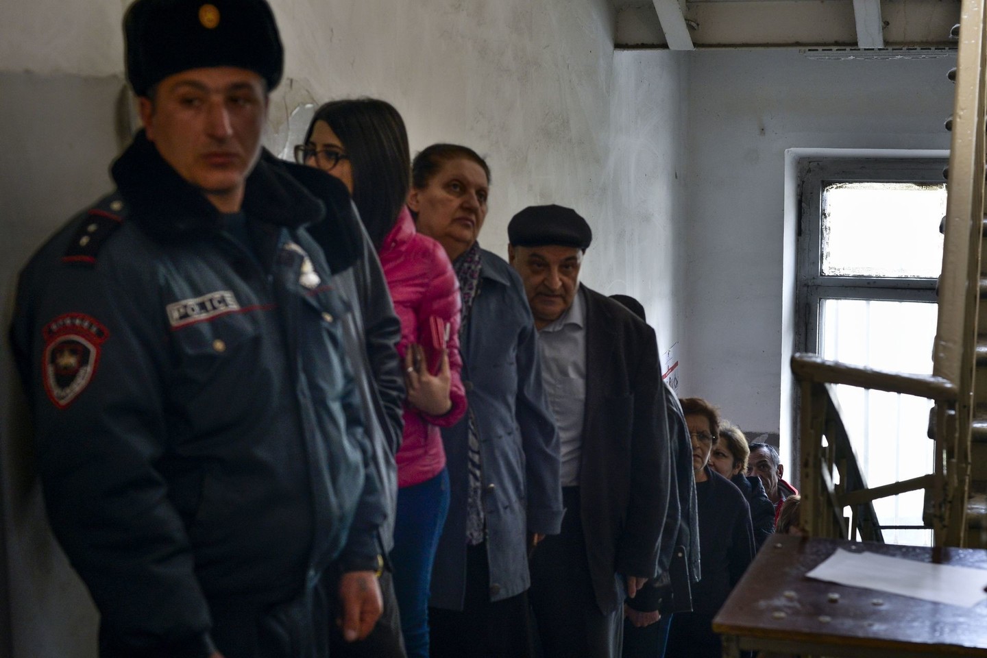 Balsavusiųjų rinkėjų apklausos duomenimis, šalies prezidento S.Sargsiano partija surinko 46 proc. balsų.