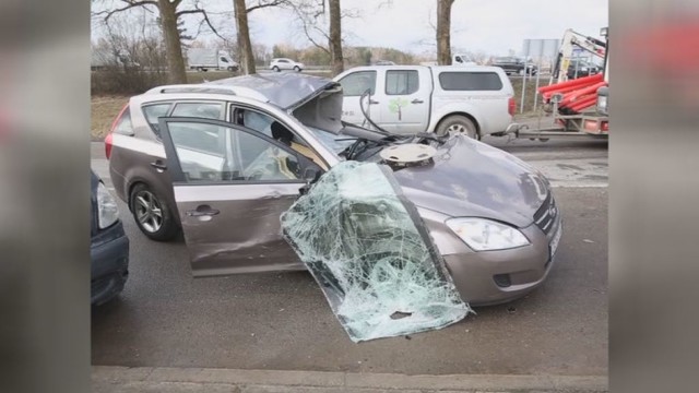 Vilniaus r. automobilis nepraleidęs sunkvežimio sukėlė avariją