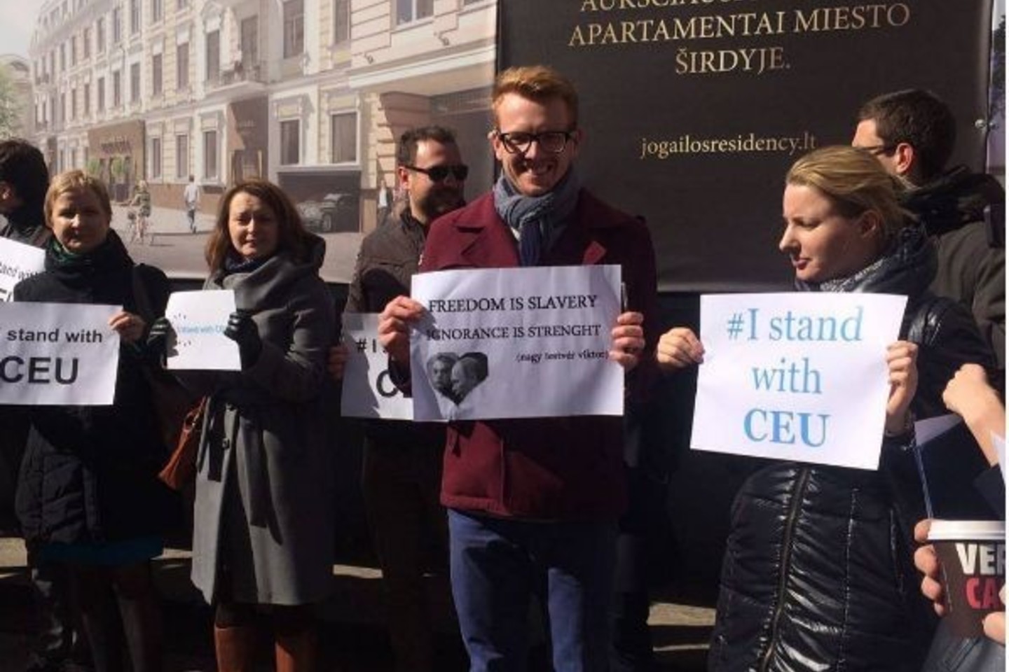 P.Junas (viduryje) pabrėžė, kad dabar Vengrijai universiteto reikia labiau nei universitetui Vengrijos.<br>P.Juno nuotr.