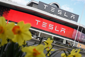 „Tesla“ darbuotojas metė rimtus kaltinimus – mane įžeidinėjo ir priekabiavo