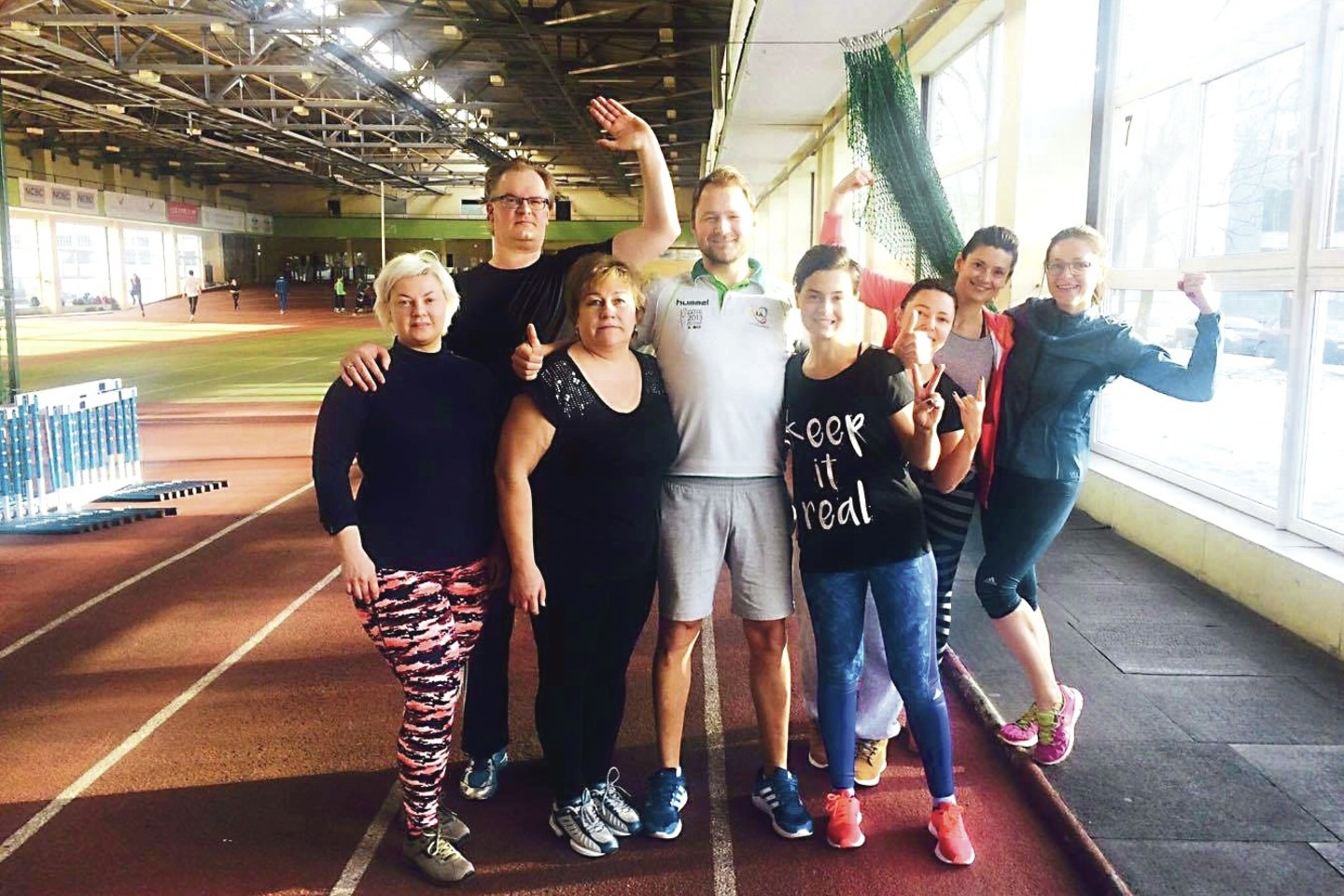 Ėjikas R.Rekstas (viduryje) šiuo metu treniruoja septyniasdešimt klientų, kurių amžius – nuo 15 iki 70 metų.